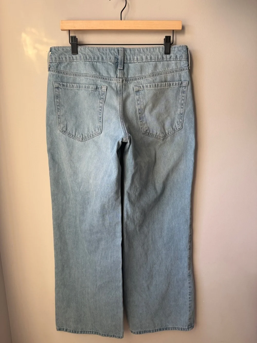 Hollister Low Rise Baggy Wide Leg Jeans Light Wash Denim - Picture 5 of 6